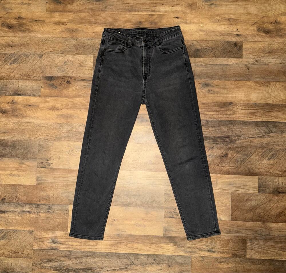 American Eagle women’s stretch black denim mom jeans